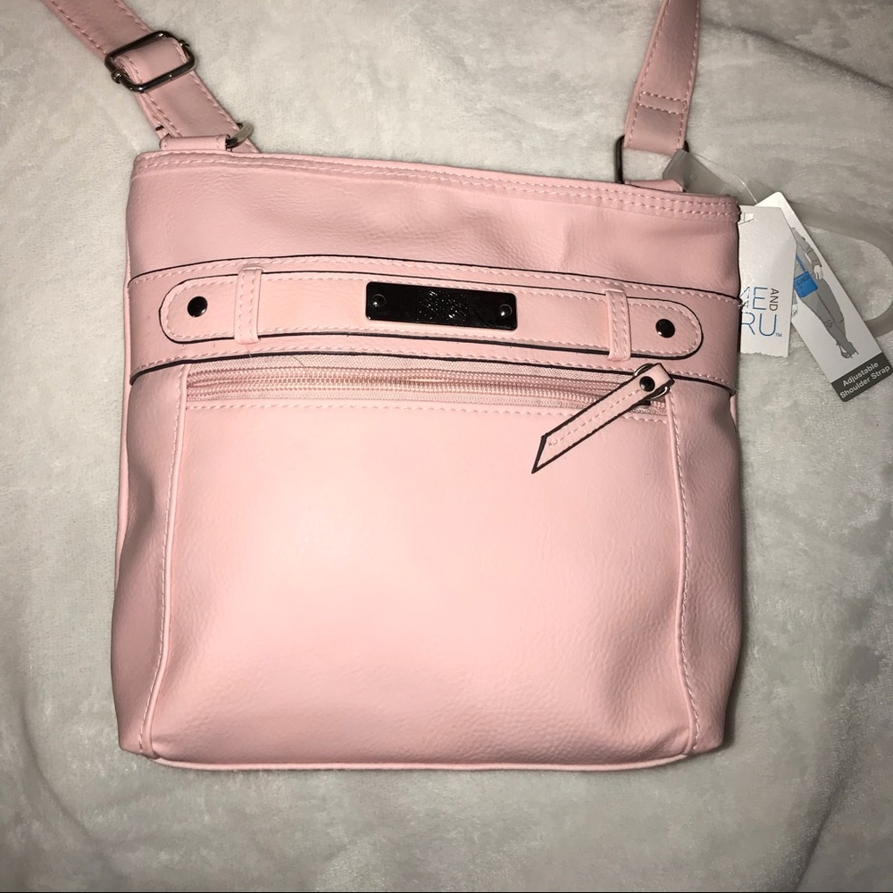 Light pink shoulder strap bag